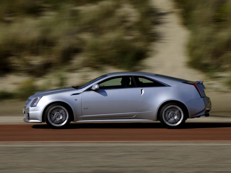  Cadillac CTS-V Coupe 2010 года  (EU) (фото 8 из 20)